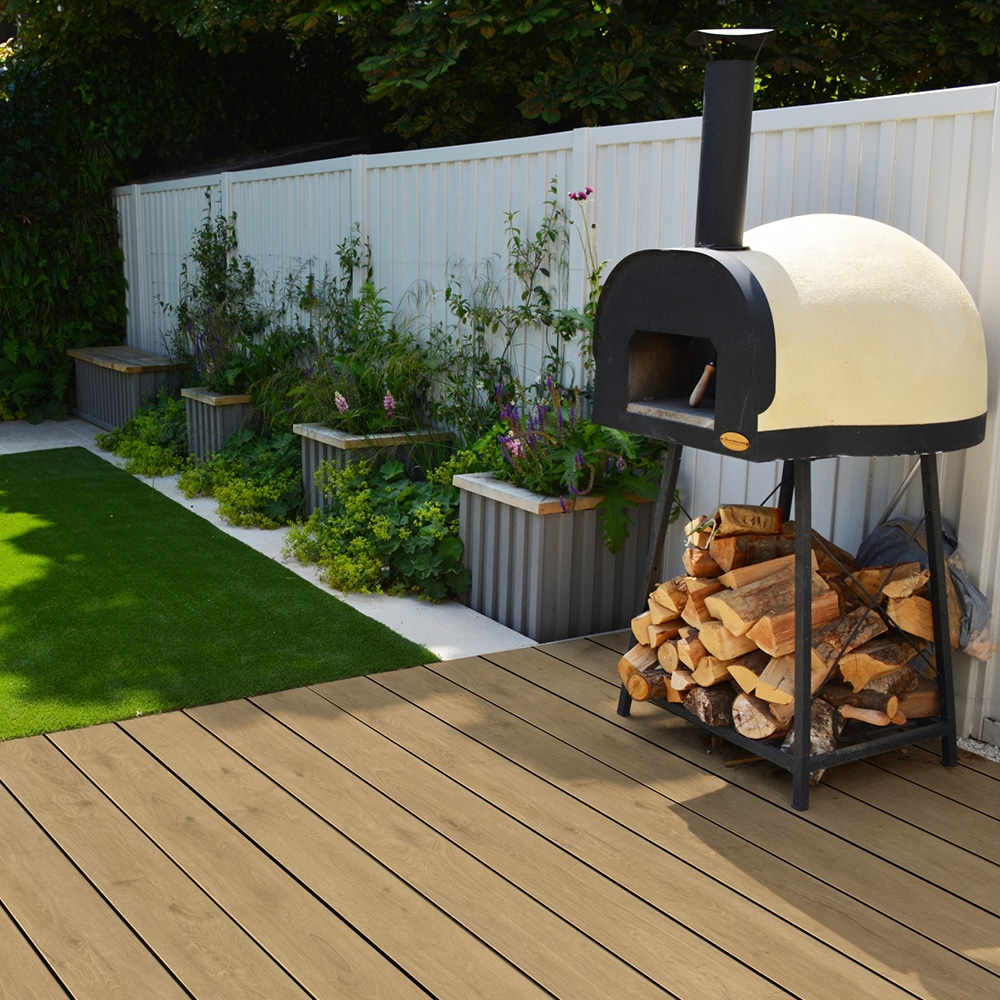 Composite decking      Deck me out     Connect Now